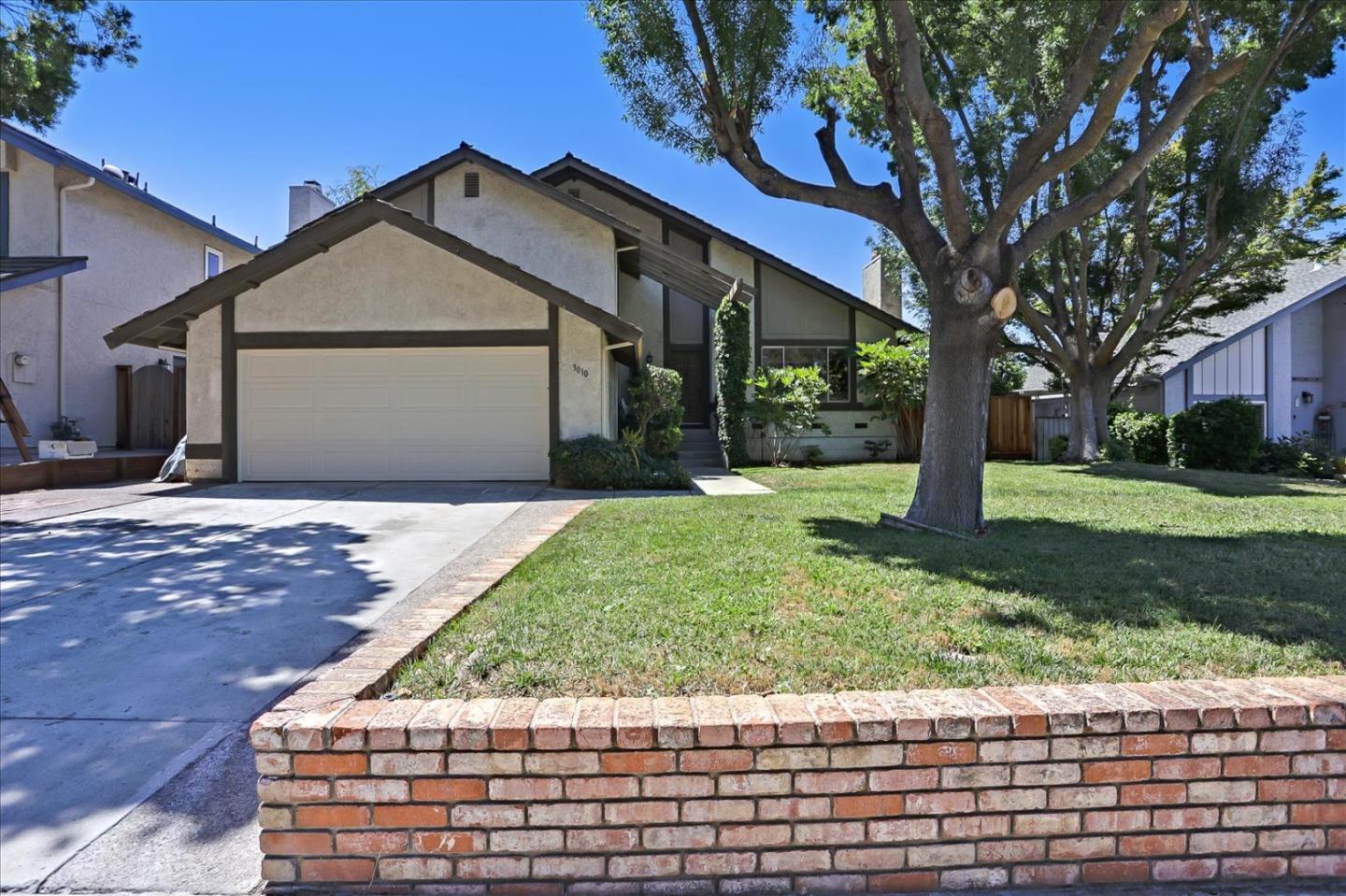 Detail Gallery Image 1 of 1 For 3010 Park Estates Way, San Jose,  CA 95135 - 4 Beds | 3 Baths