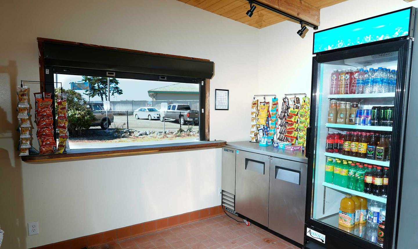 Detail Gallery Image 14 of 28 For 7550 Sandholdt Rd, Moss Landing,  CA 95039 - 3 Beds | 2 Baths