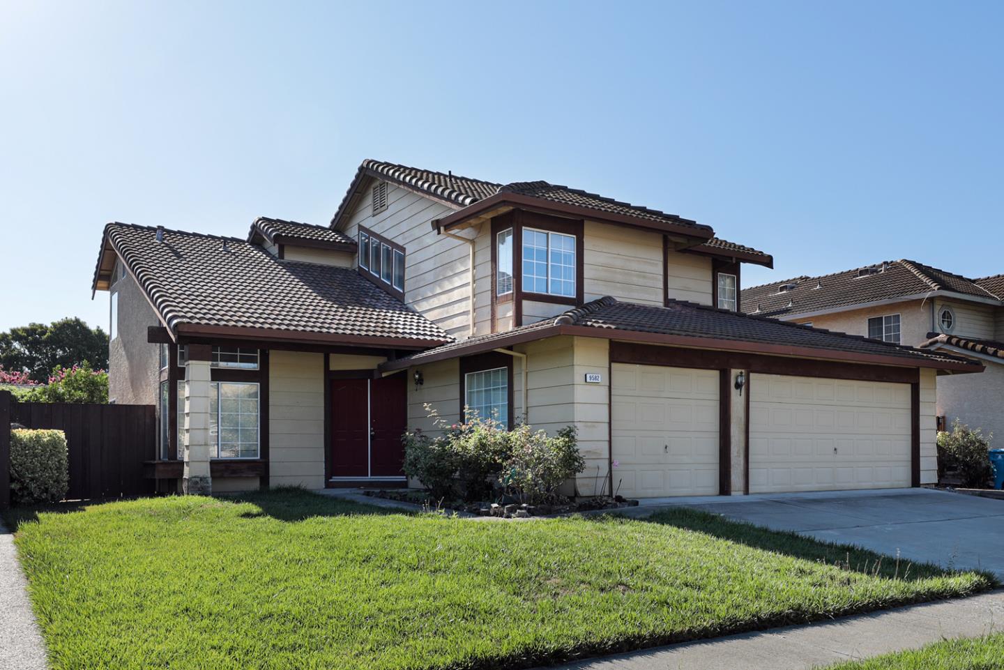 Detail Gallery Image 1 of 1 For 9582 Eagle Hills Way, Gilroy,  CA 95020 - 4 Beds | 2/1 Baths