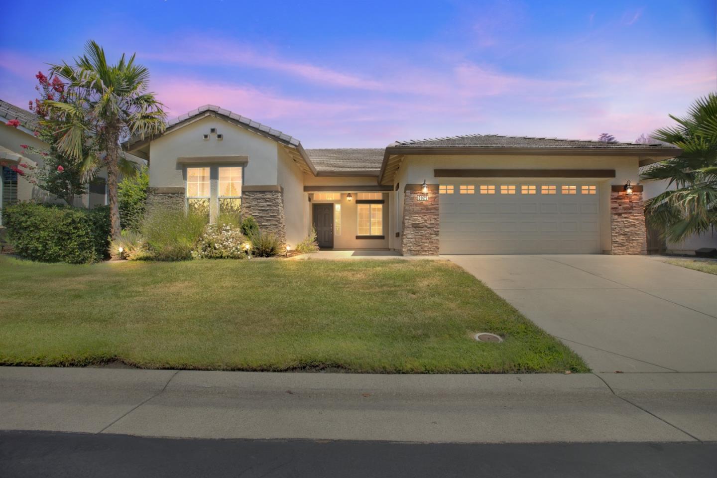 Detail Gallery Image 1 of 1 For 2025 San Esteban Cir, Roseville,  CA 95747 - 3 Beds | 2 Baths