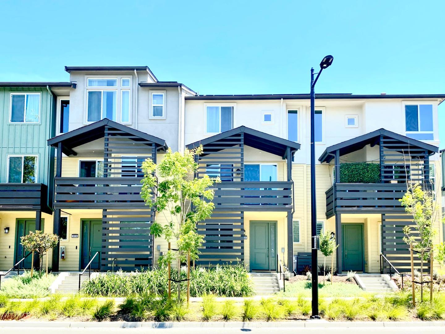 Detail Gallery Image 1 of 1 For 2020 Tarob Ct, Milpitas,  CA 95035 - 3 Beds | 2/1 Baths