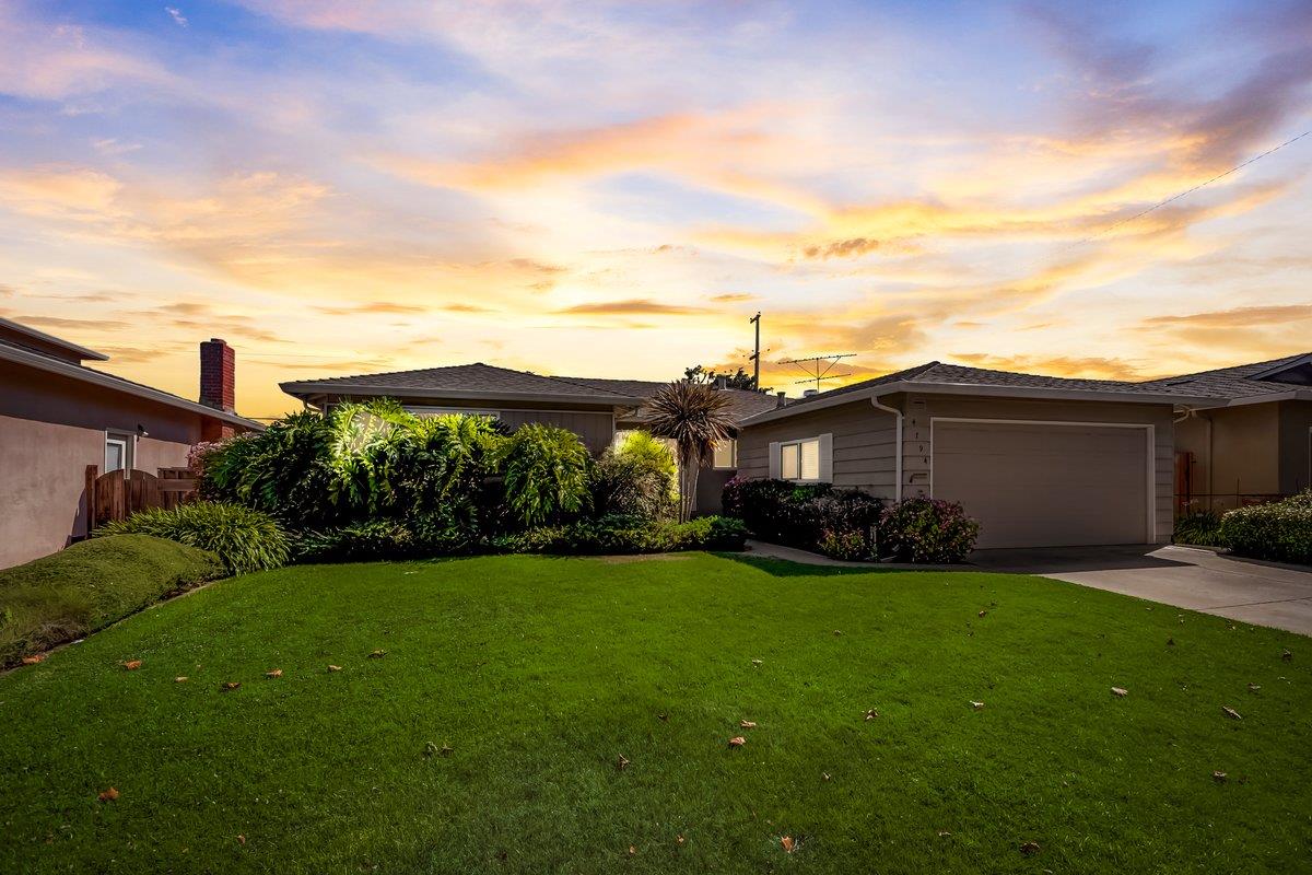 Detail Gallery Image 1 of 1 For 4794 Castlewood Dr, San Jose,  CA 95129 - 4 Beds | 2 Baths