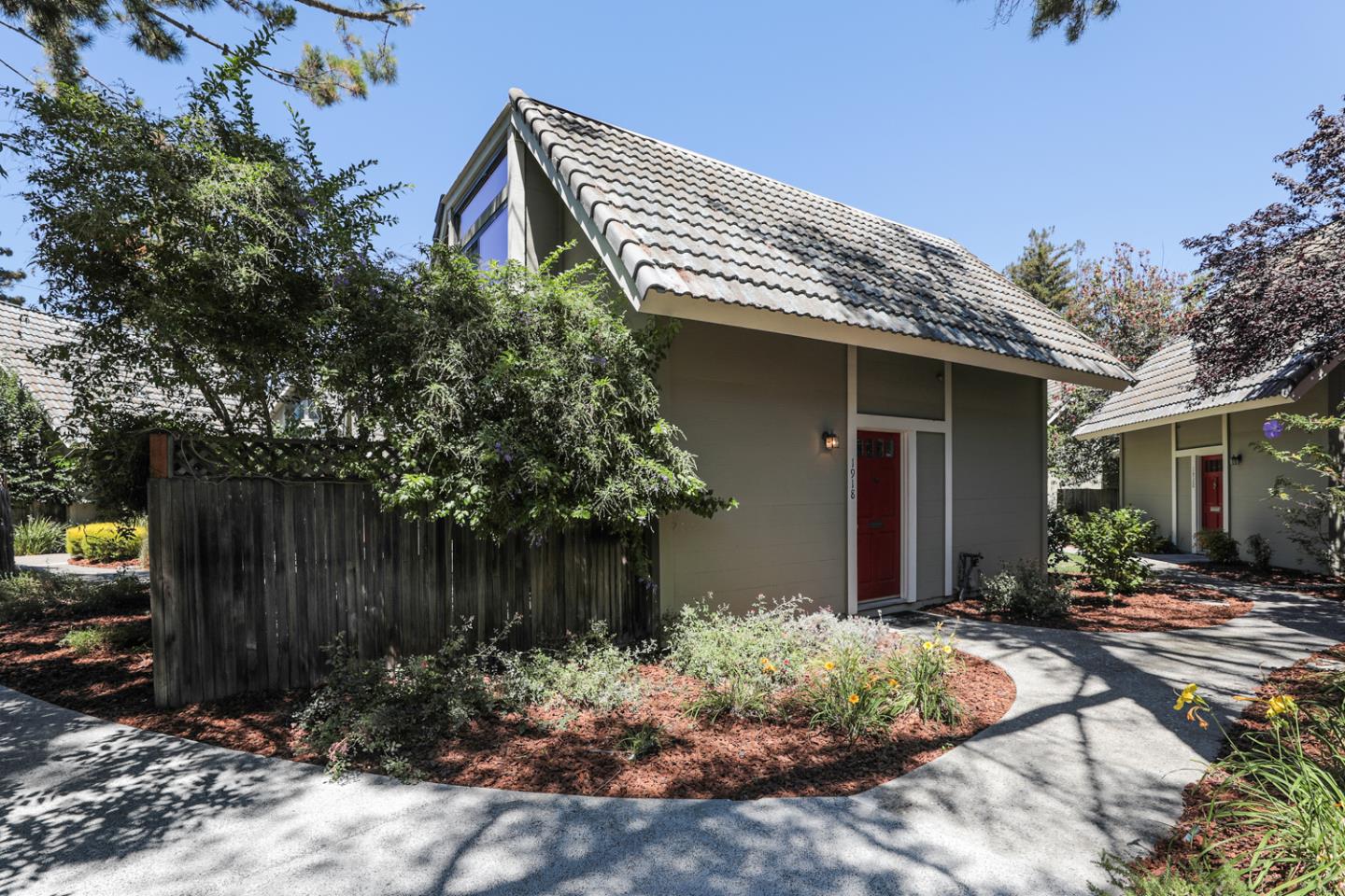 Detail Gallery Image 1 of 1 For 1918 Silverwood Ave, Mountain View,  CA 94043 - 2 Beds | 1/1 Baths