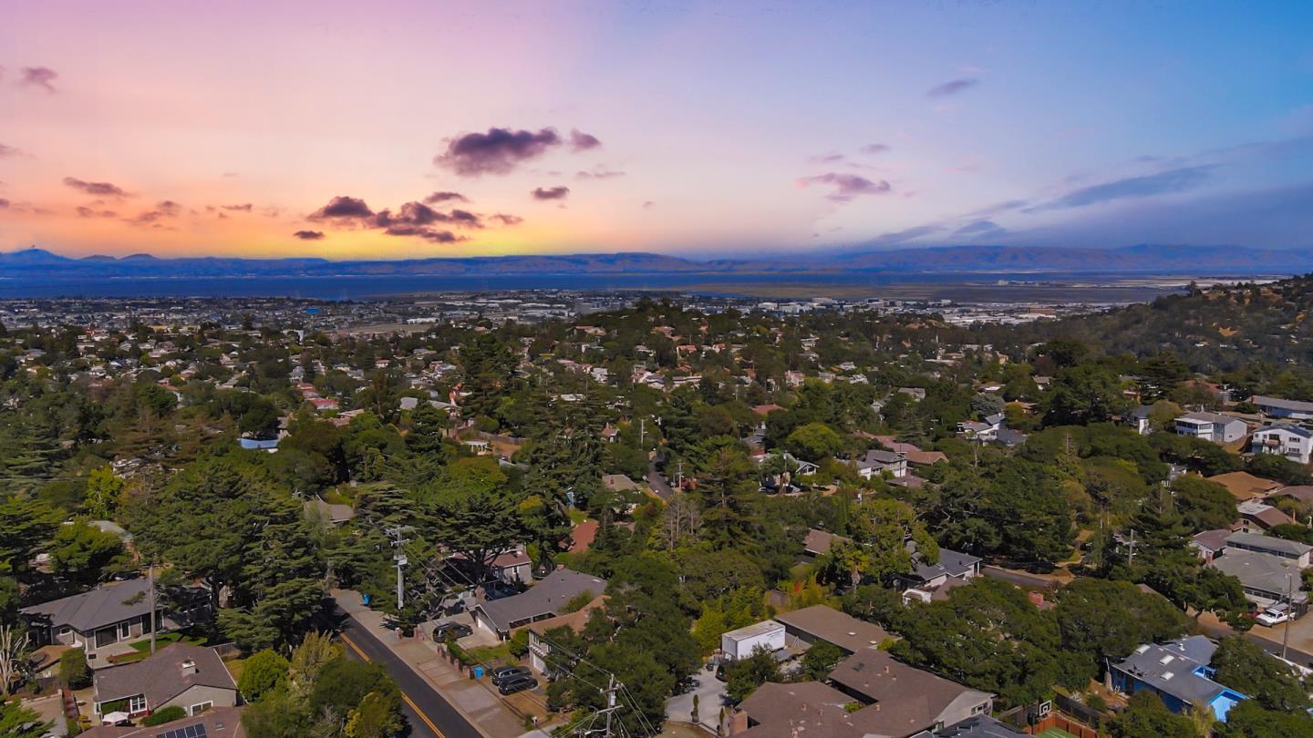 Detail Gallery Image 1 of 1 For 2407 Lincoln Ave, Belmont,  CA 94002 - 3 Beds | 2 Baths