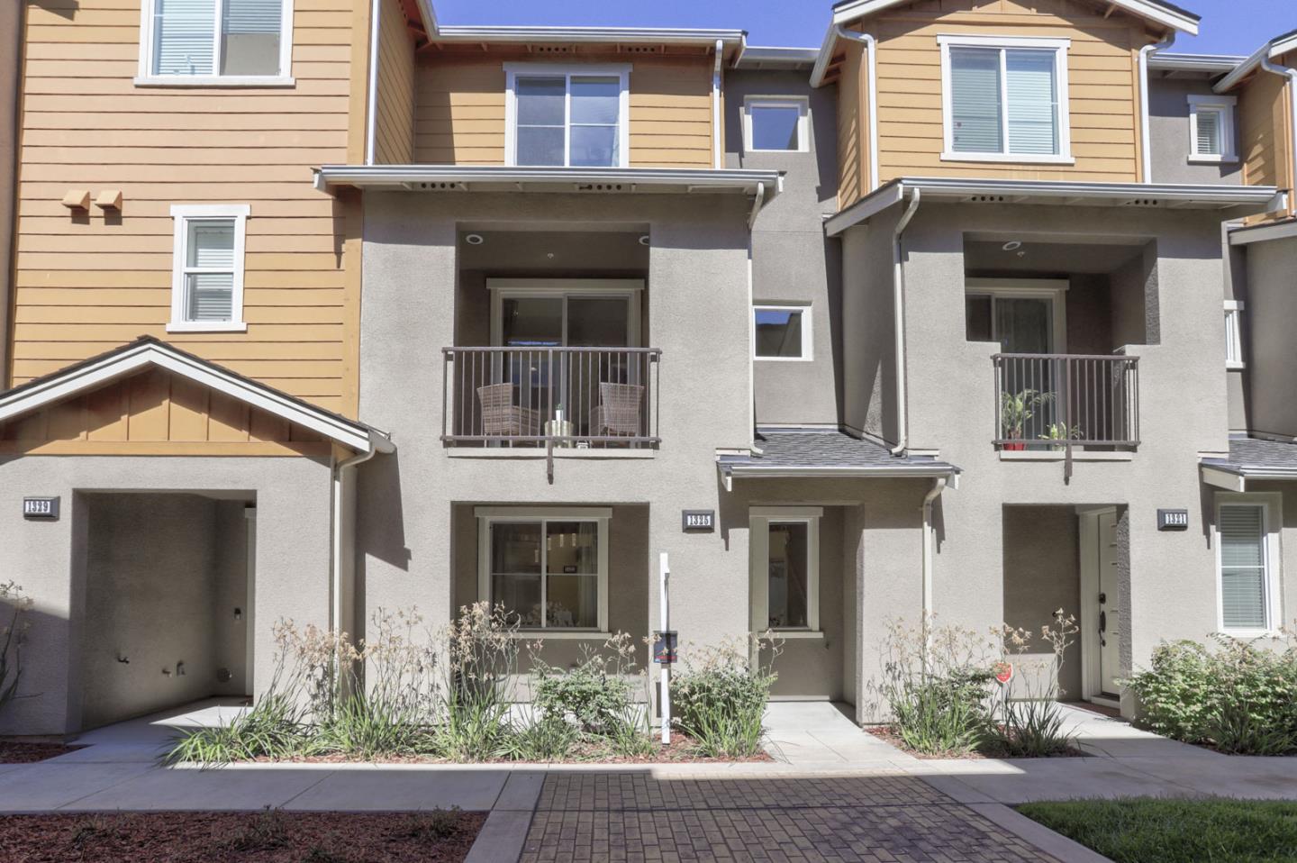 Detail Gallery Image 1 of 1 For 1325 Coyote Creek Way, Milpitas,  CA 95035 - 3 Beds | 3/1 Baths