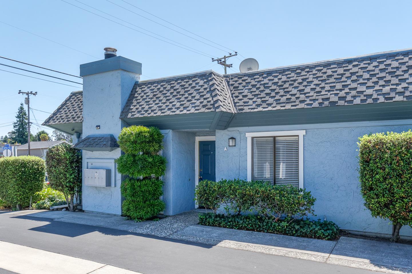 Detail Gallery Image 1 of 1 For 719 Capitola Ave a,  Capitola,  CA 95010 - 2 Beds | 1/1 Baths