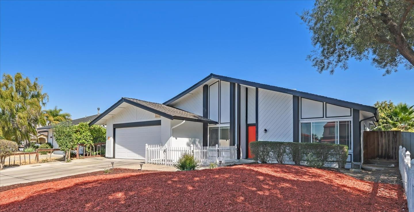 Detail Gallery Image 1 of 1 For 1280 Darrydoon Ct, San Jose,  CA 95121 - 3 Beds | 2 Baths