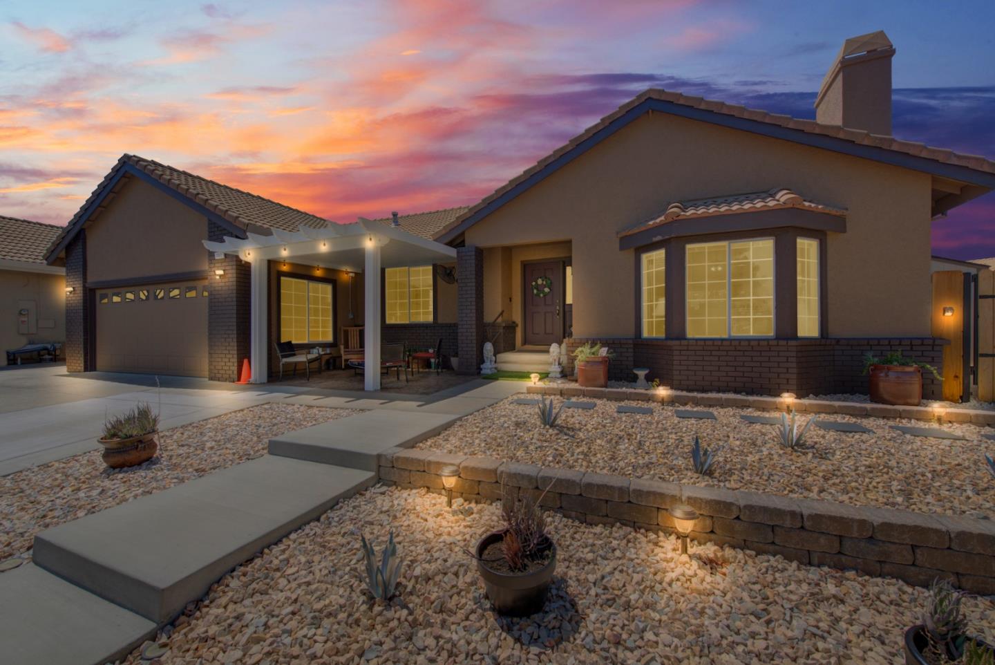Detail Gallery Image 1 of 1 For 1012 Hillview Ln, Winters,  CA 95694 - 4 Beds | 2 Baths