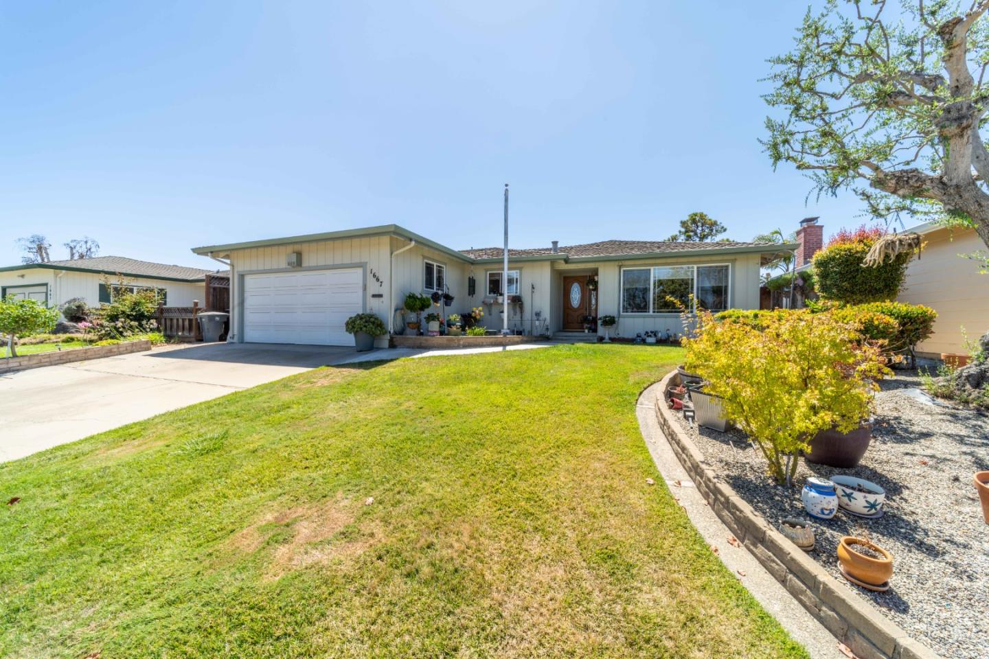 Detail Gallery Image 1 of 1 For 1667 Atherton Way, Salinas,  CA 93906 - 4 Beds | 2 Baths