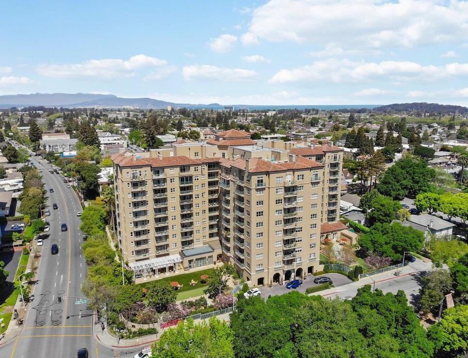 Detail Gallery Image 1 of 13 For 1 Baldwin Ave #203,  San Mateo,  CA 94401 - 2 Beds | 2 Baths