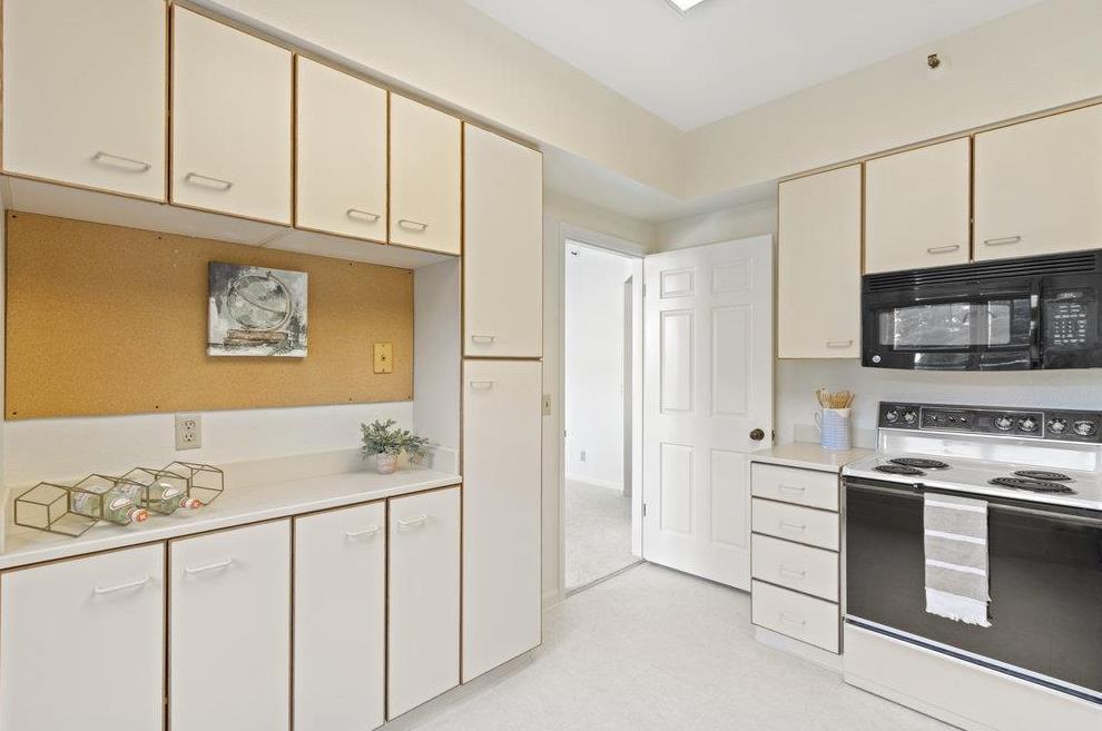 Detail Gallery Image 8 of 13 For 1 Baldwin Ave #203,  San Mateo,  CA 94401 - 2 Beds | 2 Baths