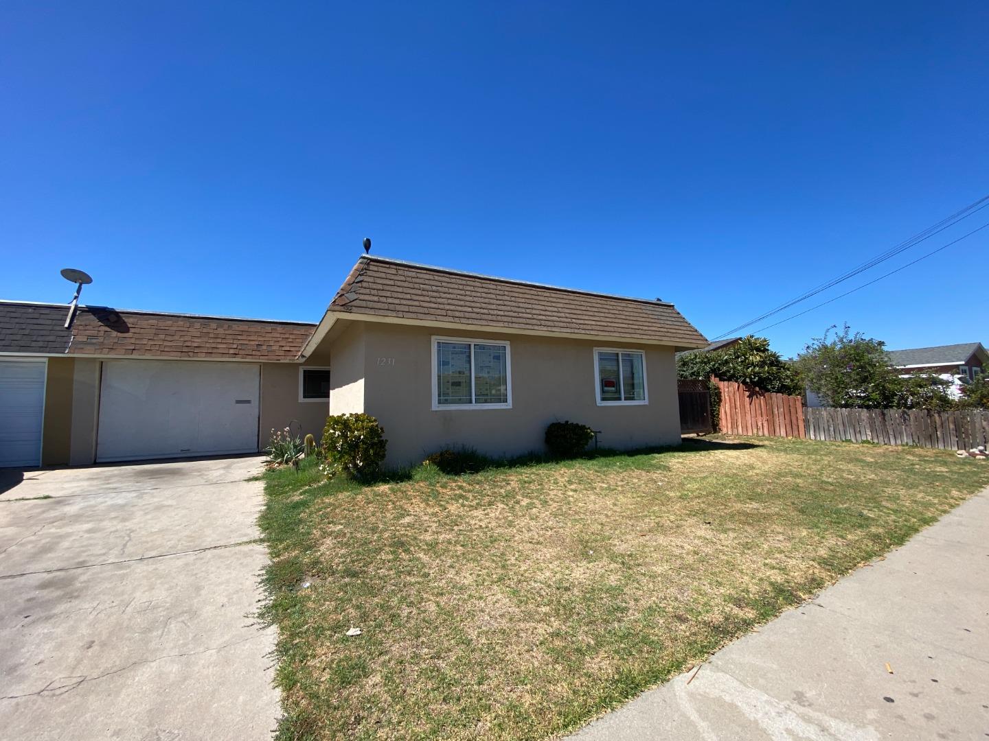 Detail Gallery Image 1 of 1 For 1231 Rider Ave, Salinas,  CA 93905 - 3 Beds | 1 Baths