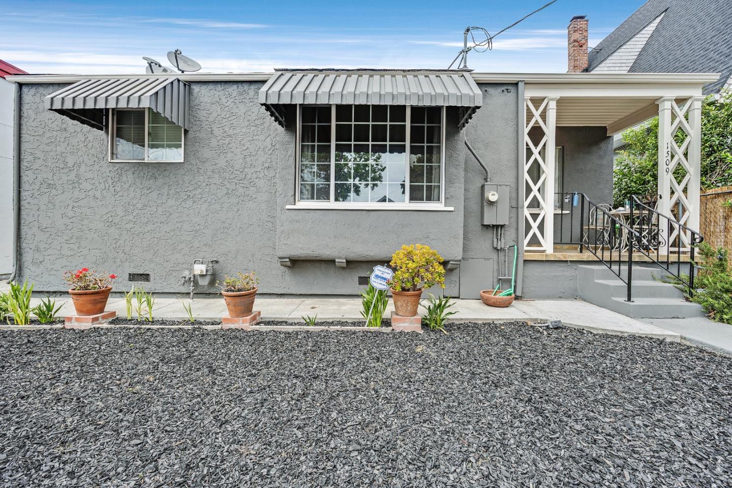 Detail Gallery Image 1 of 1 For 1509 Alcatraz Ave, Berkeley,  CA 94703 - 3 Beds | 1 Baths