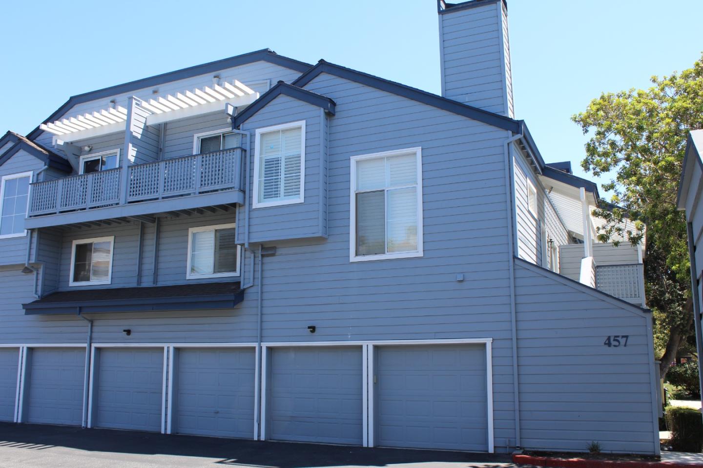Detail Gallery Image 1 of 1 For 457 Cork Harbour Cir #F,  Redwood City,  CA 94065 - 2 Beds | 2 Baths