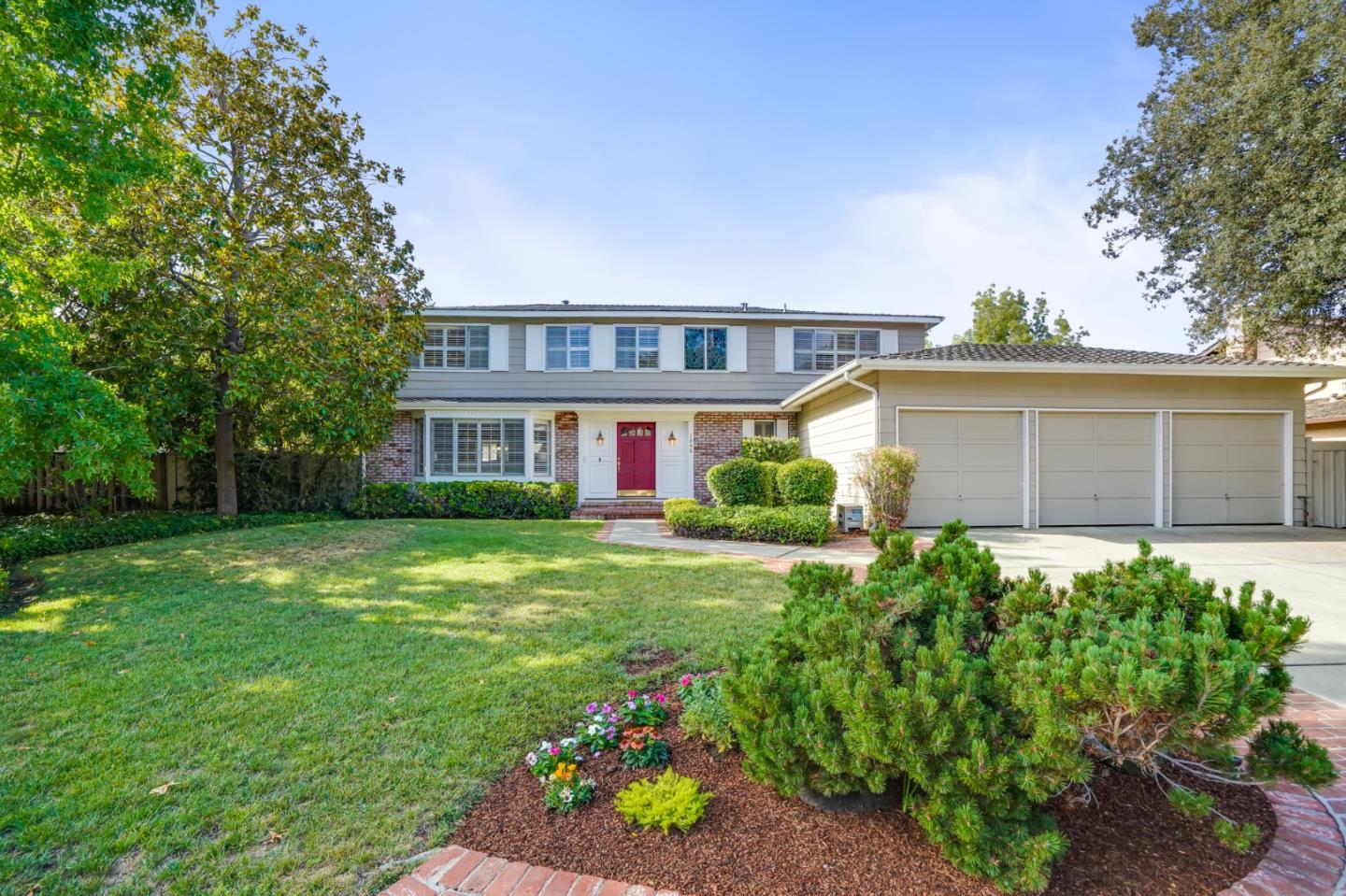 Detail Gallery Image 1 of 1 For 1090 Eastwood Ct, Los Altos,  CA 94024 - 5 Beds | 2/1 Baths