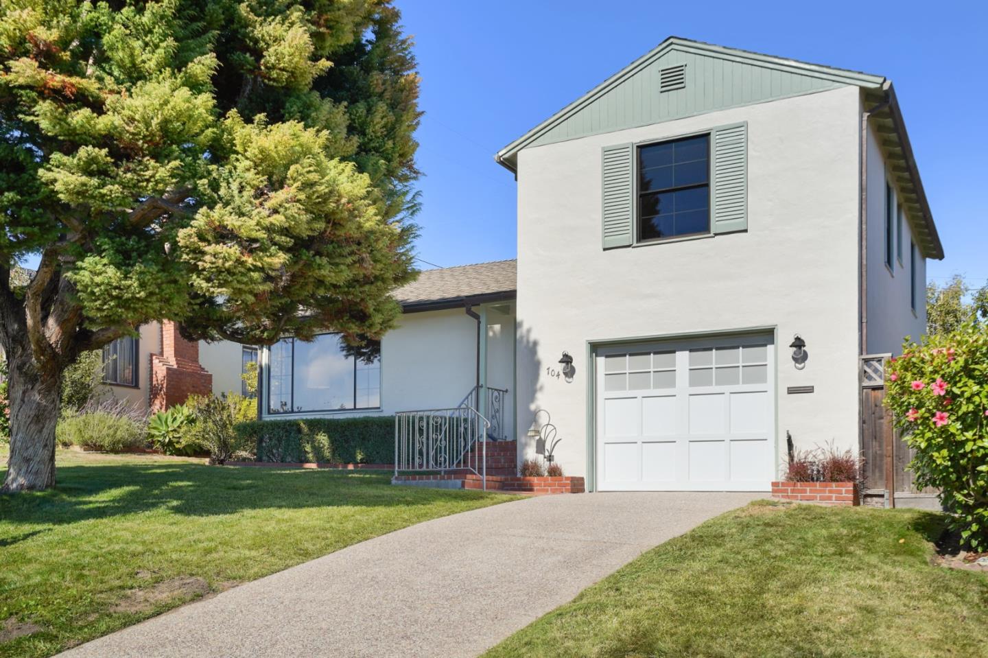 Detail Gallery Image 1 of 1 For 704 Cypress Ave, San Bruno,  CA 94066 - 2 Beds | 1/1 Baths