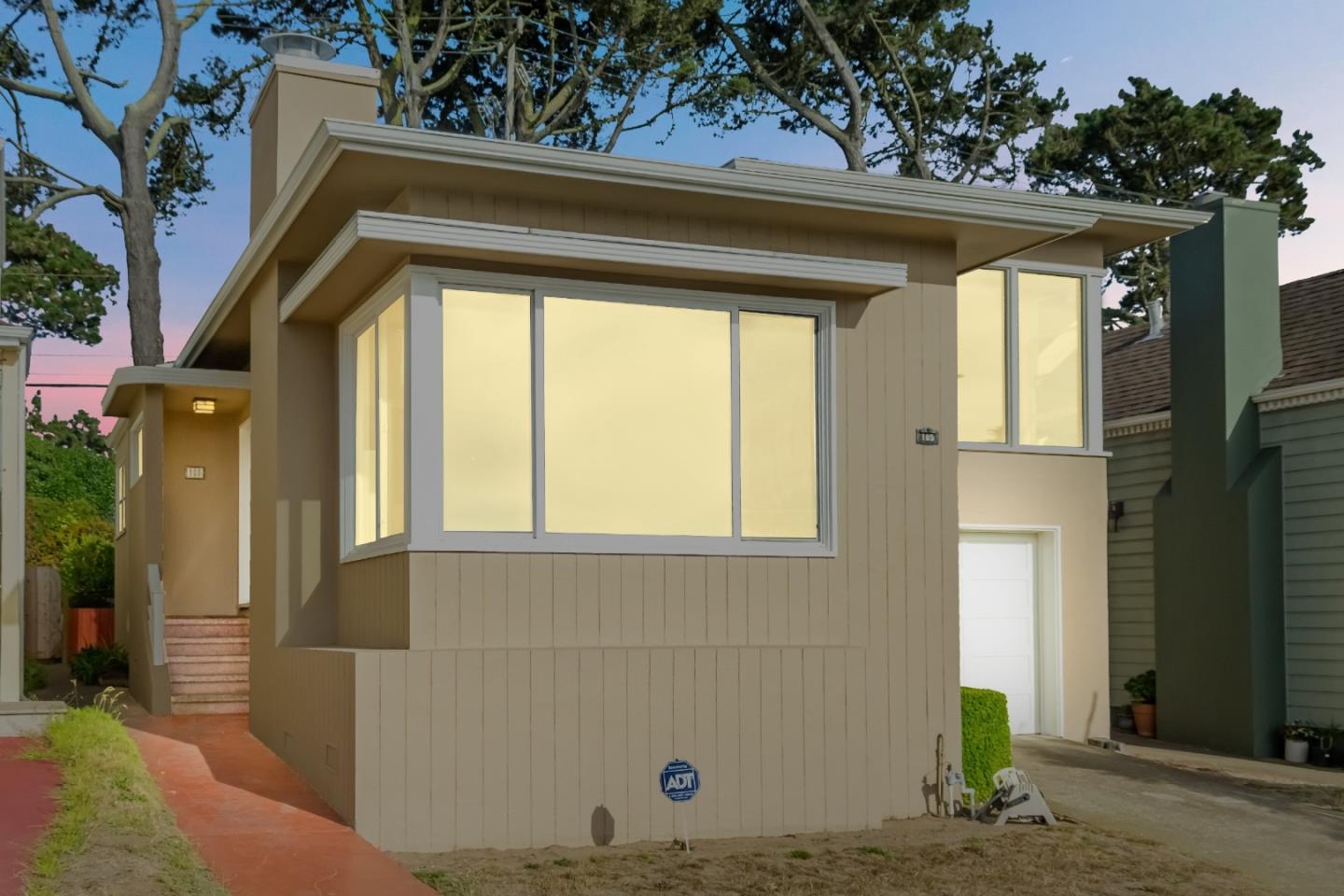 Detail Gallery Image 1 of 1 For 105 Fairway Dr, Daly City,  CA 94015 - 2 Beds | 1 Baths