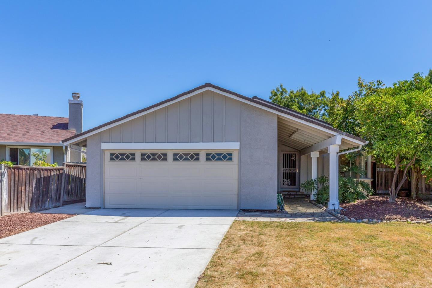 Detail Gallery Image 1 of 1 For 1038 Pebblecreek Ct, San Jose,  CA 95127 - 4 Beds | 2 Baths