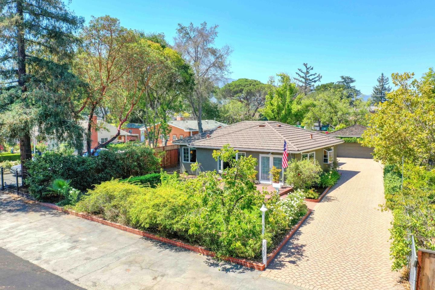 Detail Gallery Image 1 of 1 For 16297 Robie Ln, Los Gatos,  CA 95032 - 3 Beds | 2 Baths