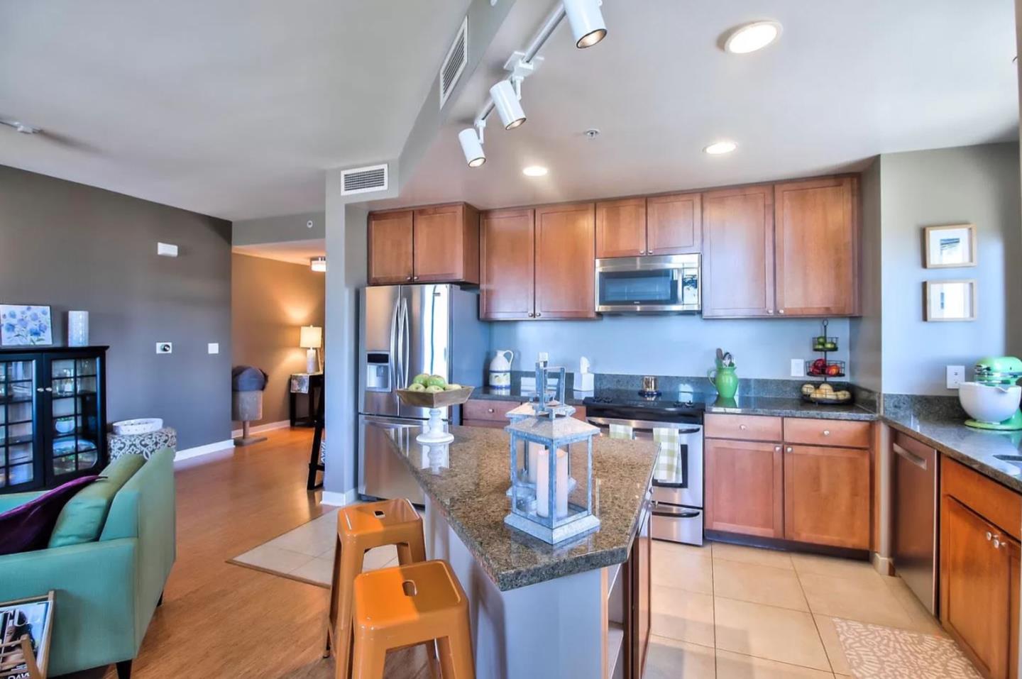 Detail Gallery Image 1 of 1 For 175 W Saint James St #1106,  San Jose,  CA 95110 - 2 Beds | 2 Baths