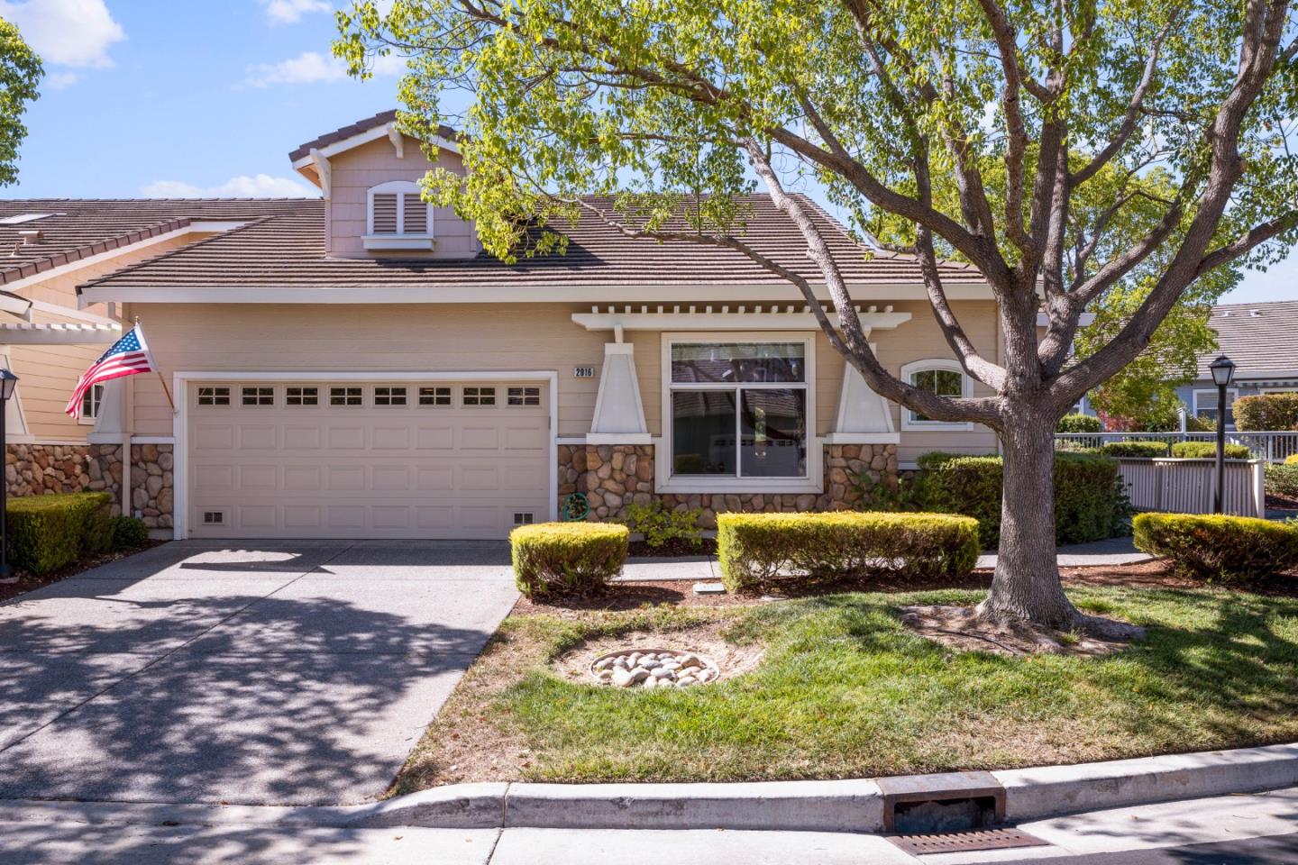 Detail Gallery Image 1 of 1 For 2016 Carignan Way, San Jose,  CA 95135 - 2 Beds | 2 Baths