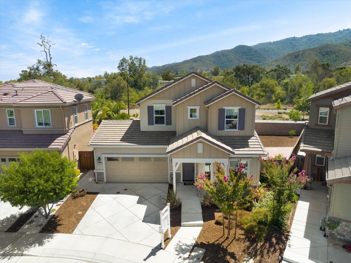 Detail Gallery Image 1 of 1 For 2500 Apricot Way, Gilroy,  CA 95020 - 4 Beds | 3 Baths