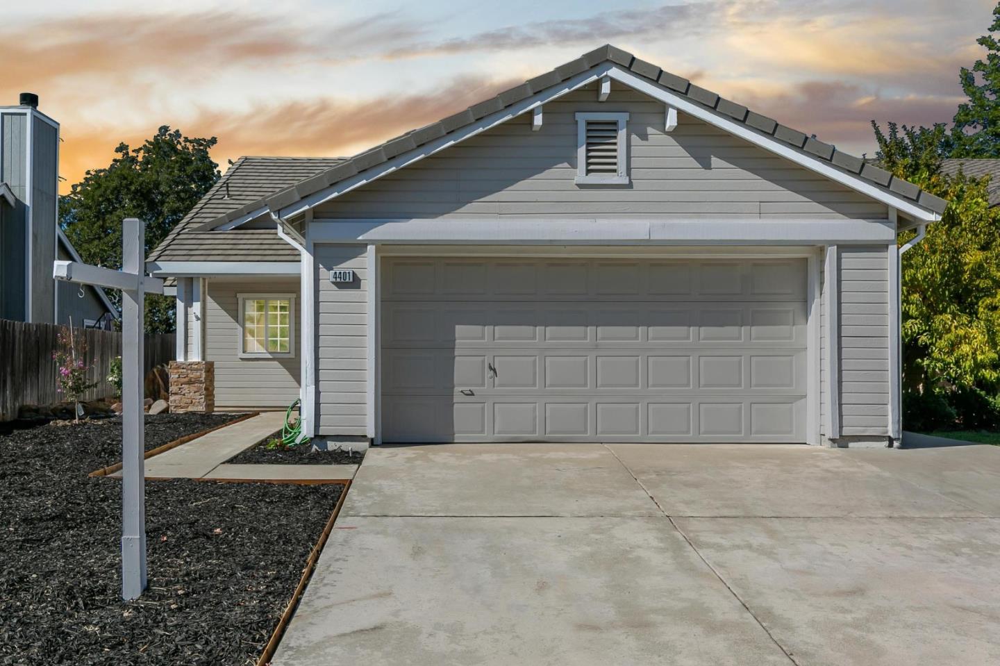 Detail Gallery Image 1 of 1 For 4401 Country Run Way, Antelope,  CA 95843 - 3 Beds | 2 Baths