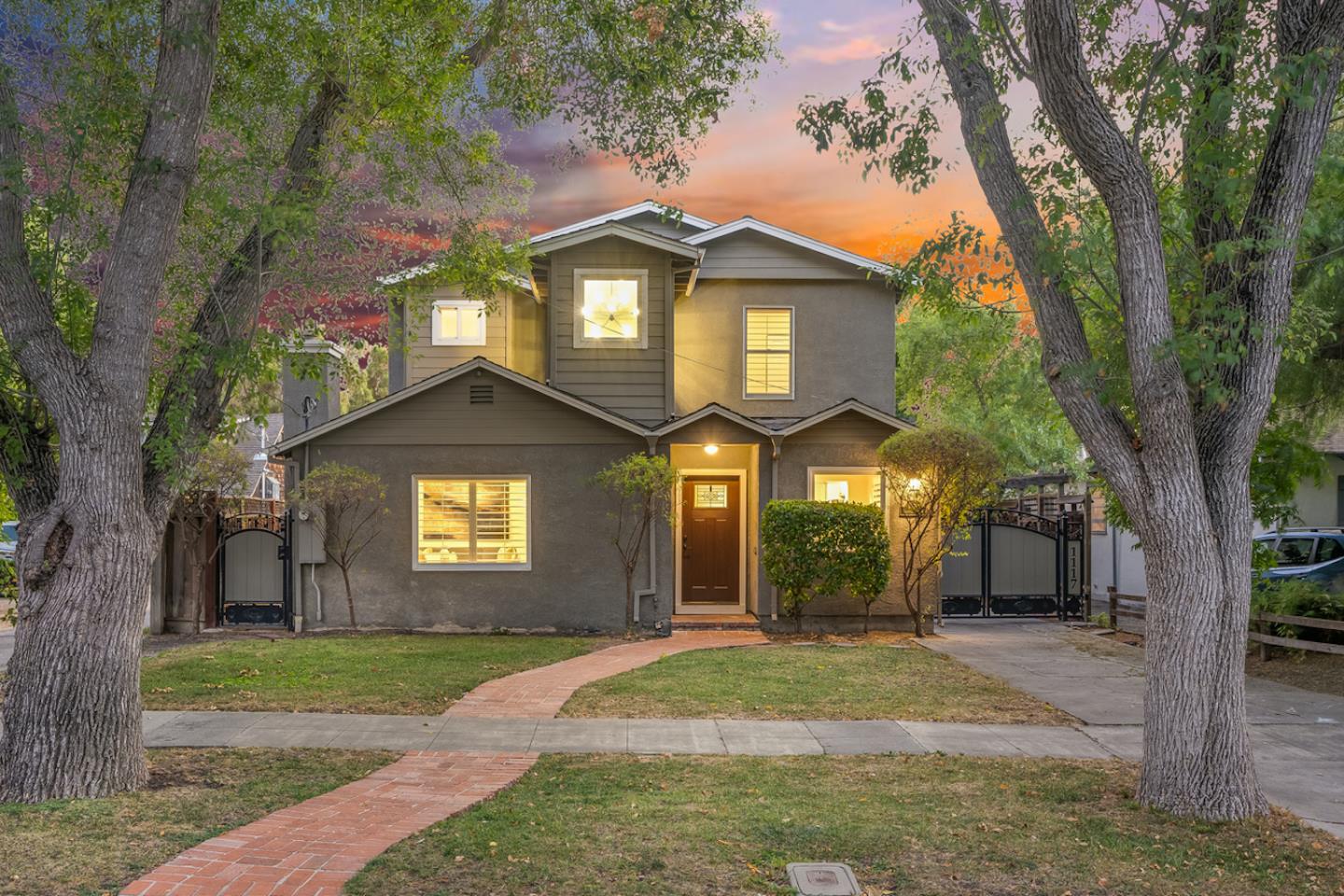 Detail Gallery Image 1 of 1 For 1117 Chapman St, San Jose,  CA 95126 - 4 Beds | 2/1 Baths