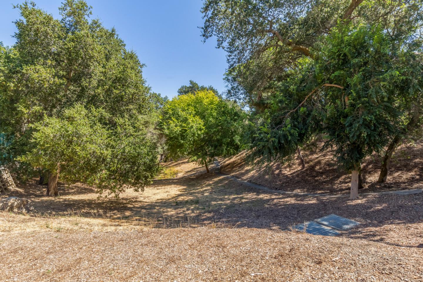 Detail Gallery Image 15 of 37 For 333 Raymundo Dr, Woodside,  CA 94062 - 4 Beds | 5/1 Baths
