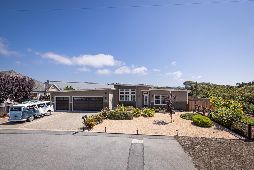 Detail Gallery Image 1 of 1 For 345 Belleville Blvd, Half Moon Bay,  CA 94019 - 4 Beds | 2/1 Baths