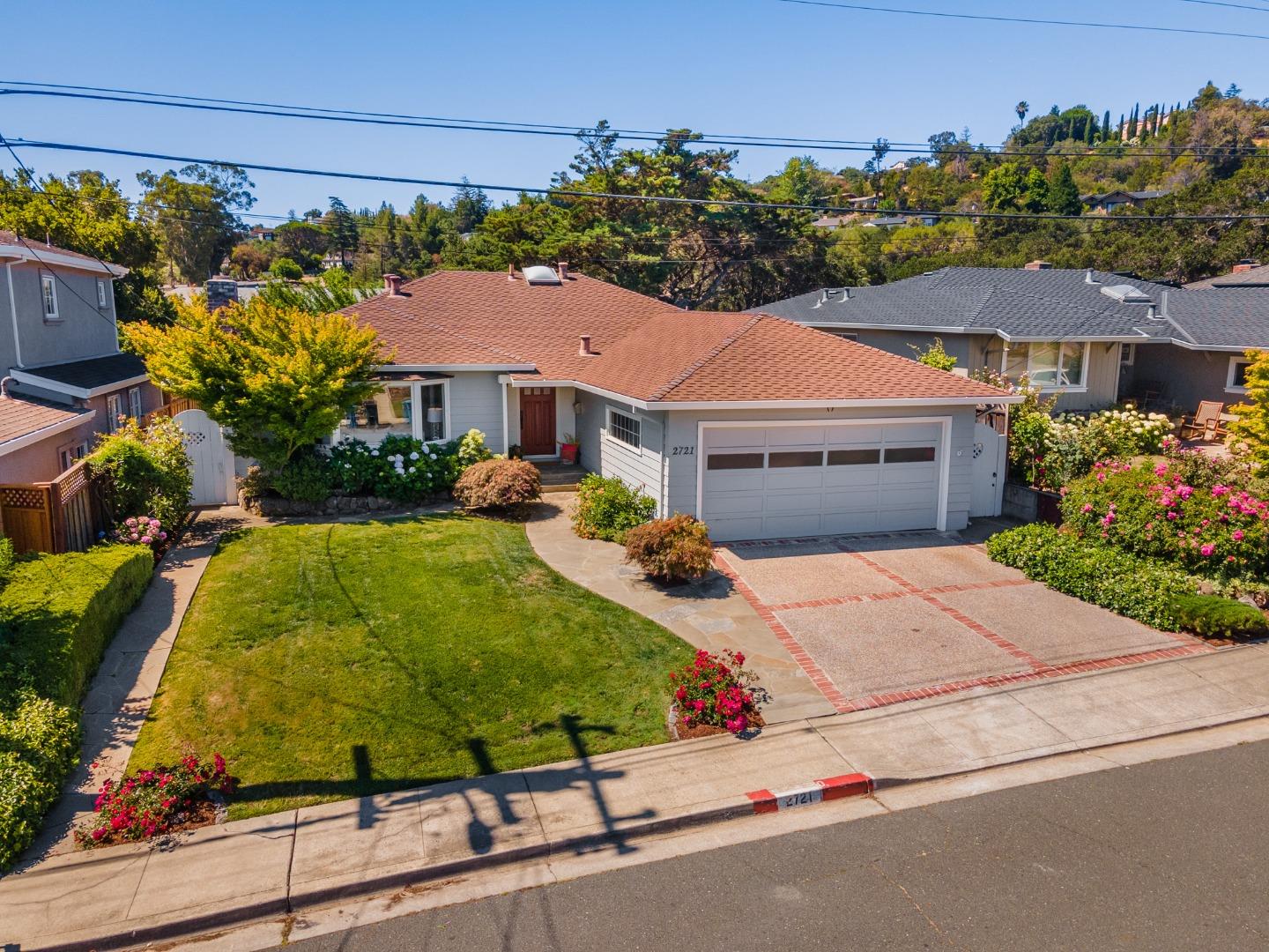 Detail Gallery Image 1 of 1 For 2721 Victoria Mnr, San Carlos,  CA 94070 - 3 Beds | 2 Baths