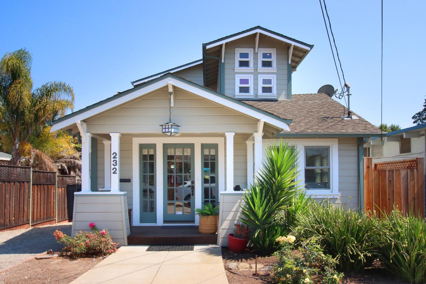 Detail Gallery Image 1 of 1 For 232 Mountain View Ave, Santa Cruz,  CA 95062 - 2 Beds | 2 Baths