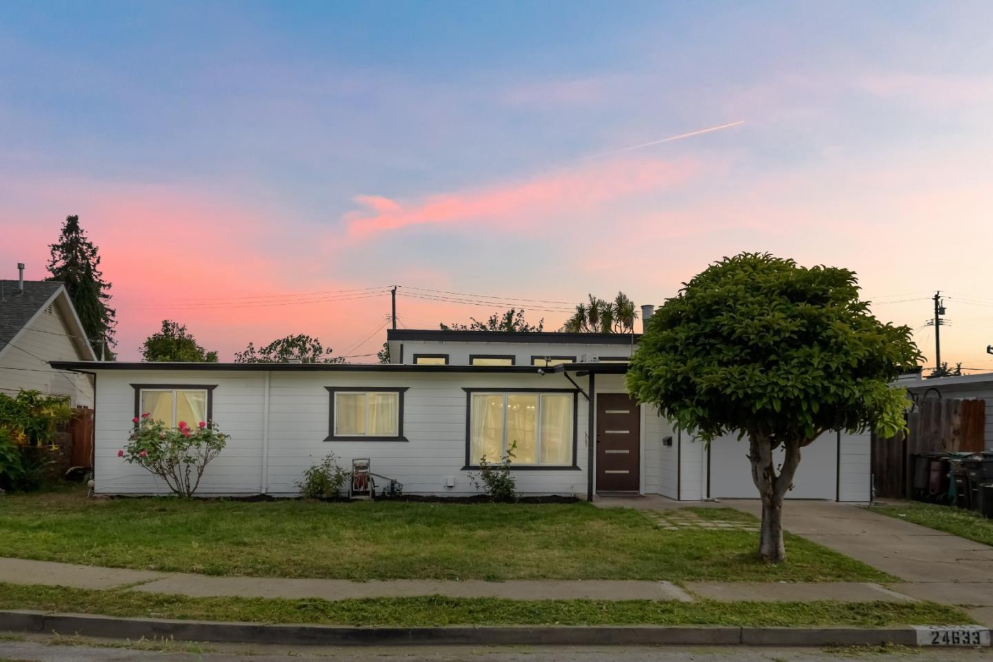 Detail Gallery Image 1 of 1 For 24633 Waterson Ct, Hayward,  CA 94544 - 3 Beds | 2 Baths