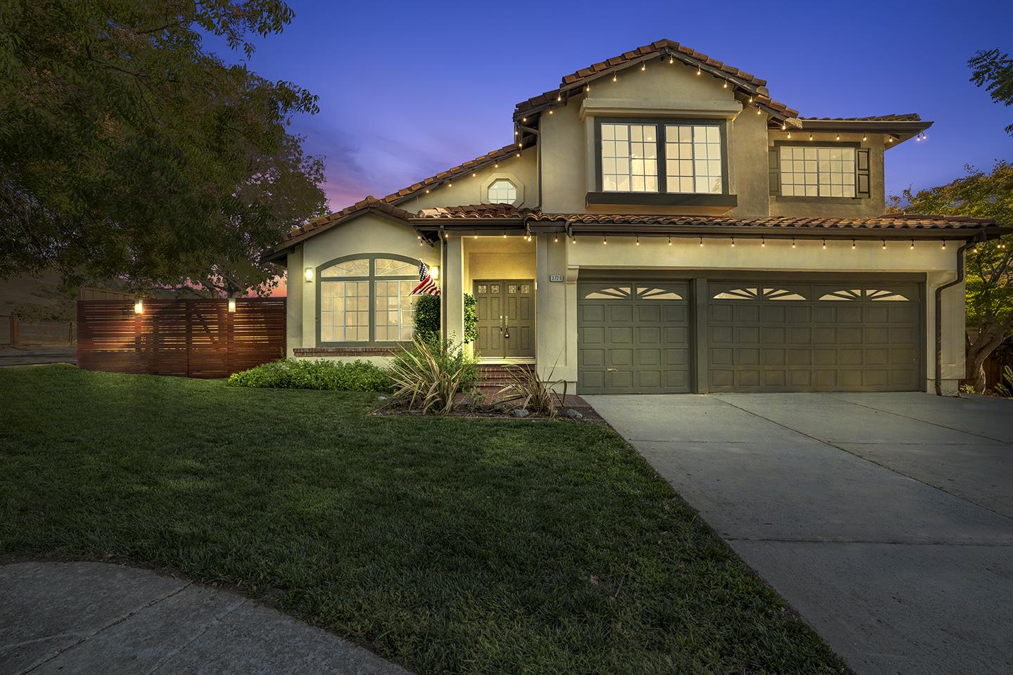 Detail Gallery Image 1 of 1 For 2729 Mira Bella Cir, Morgan Hill,  CA 95037 - 5 Beds | 3 Baths