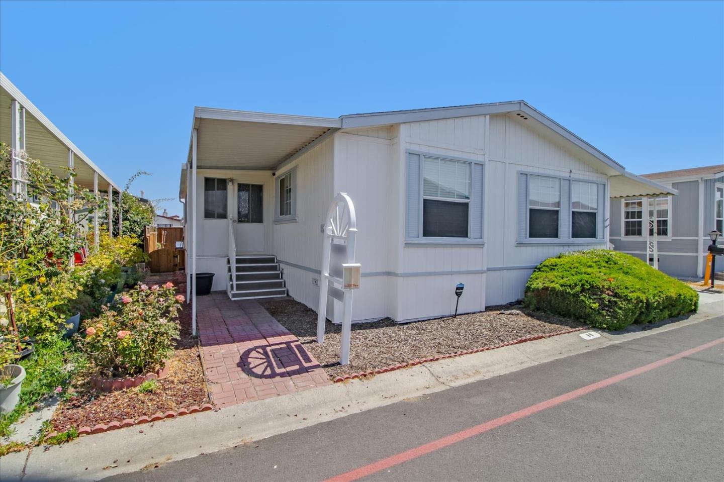 Detail Gallery Image 1 of 1 For 1220 Vienna Dr #99,  Sunnyvale,  CA 94089 - 3 Beds | 2 Baths