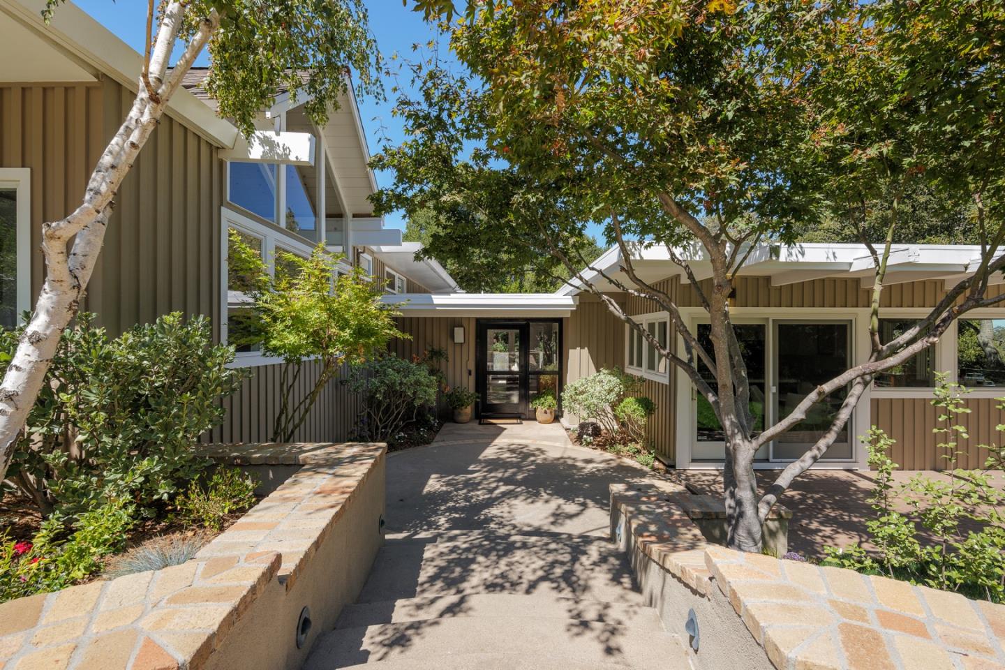 Detail Gallery Image 1 of 1 For 246 La Cuesta Dr, Portola Valley,  CA 94028 - 4 Beds | 3/1 Baths