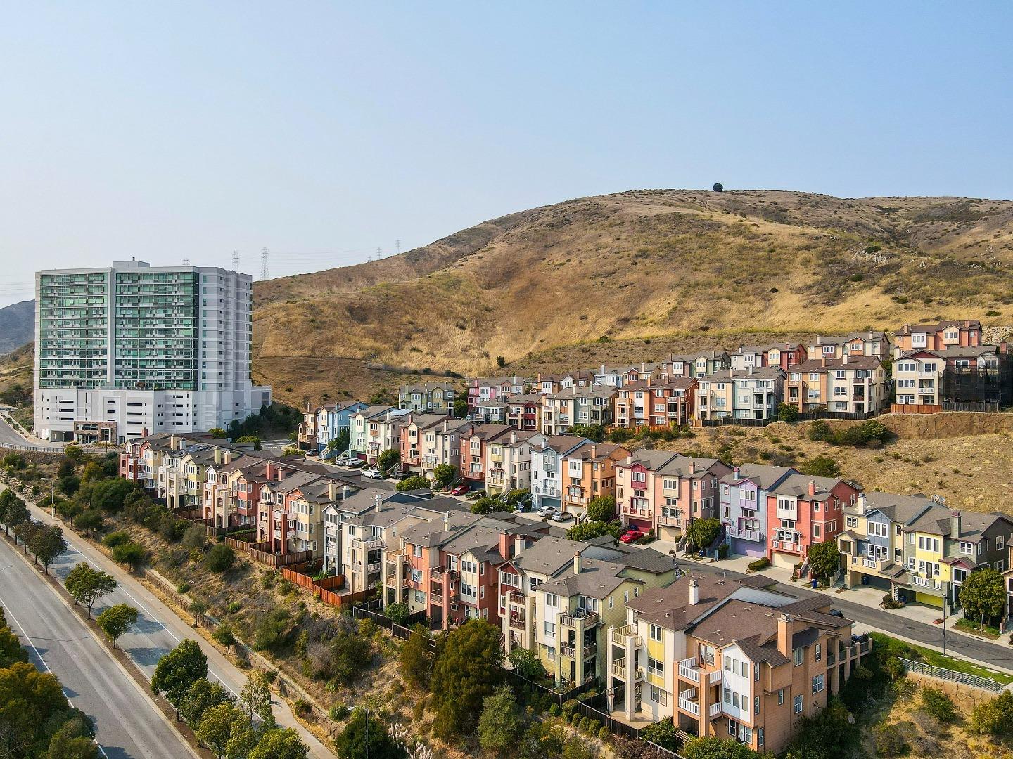 Detail Gallery Image 1 of 1 For 21 Pointe View Pl, South San Francisco,  CA 94080 - 4 Beds | 3/1 Baths