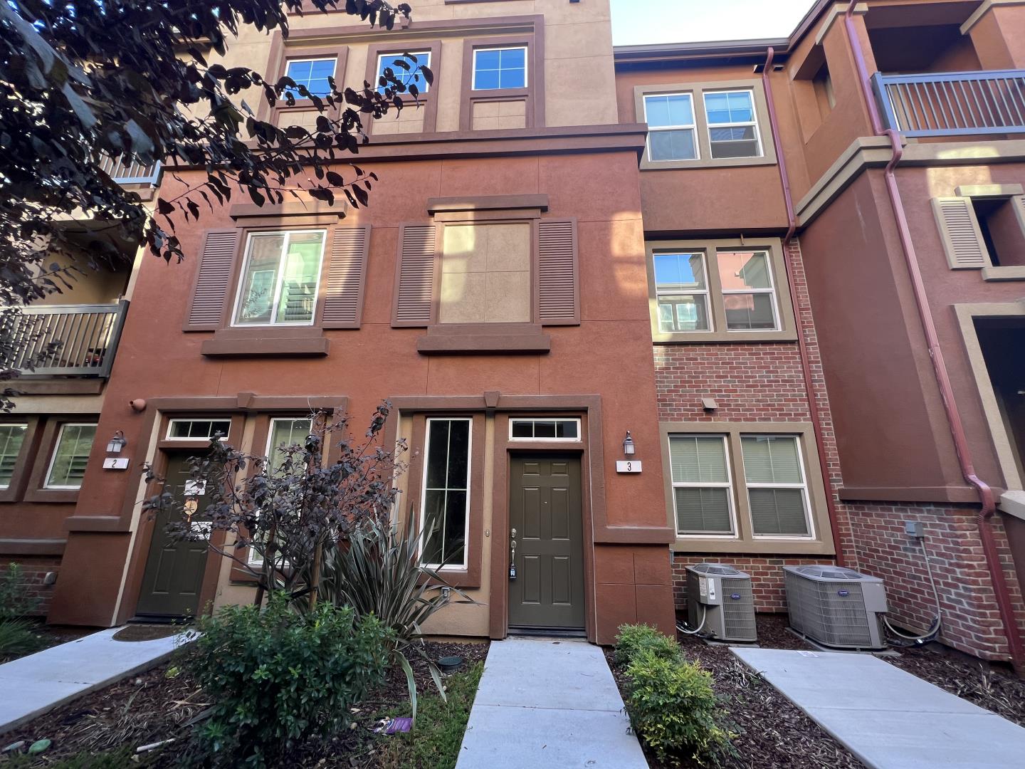 Detail Gallery Image 1 of 1 For 1036 Onofrio Ln #3,  San Jose,  CA 95131 - 2 Beds | 2 Baths