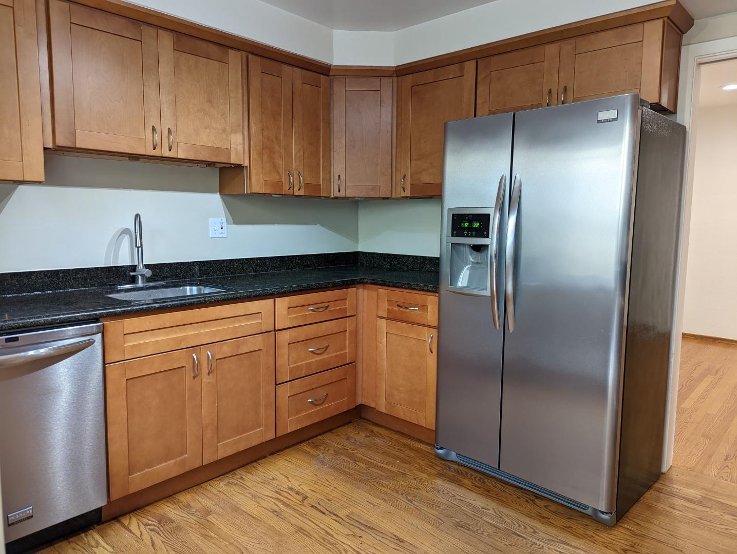 Detail Gallery Image 1 of 1 For 766 University Ave, Palo Alto,  CA 94301 - 2 Beds | 2 Baths