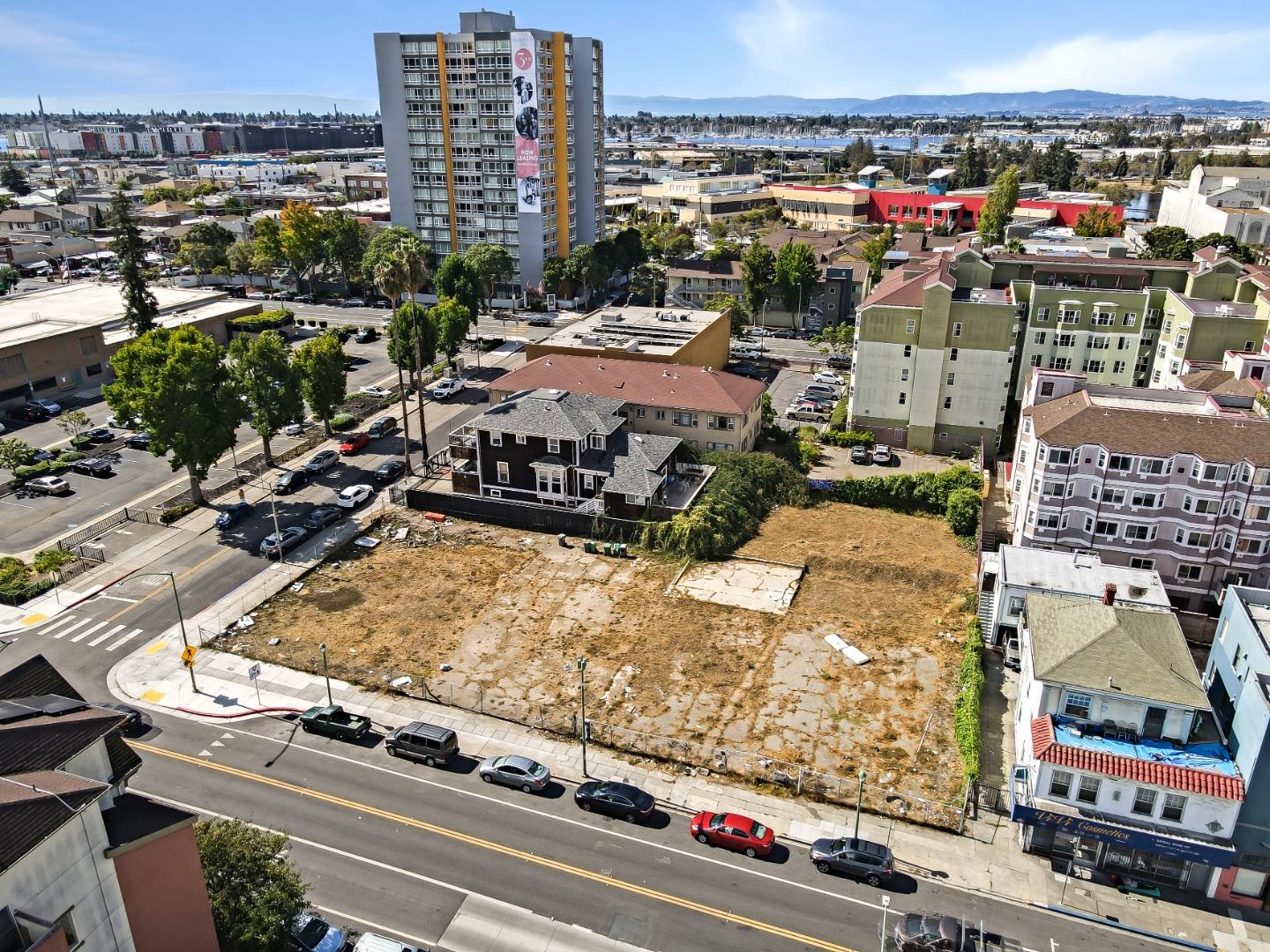 229 International Boulevard, Oakland, California 94606, ,Land,For Sale,229 International Boulevard,ML81908114