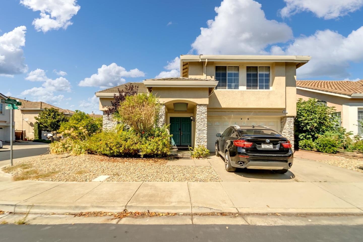 Detail Gallery Image 1 of 1 For 2015 Spirit Way, San Leandro,  CA 94579 - 4 Beds | 2/1 Baths