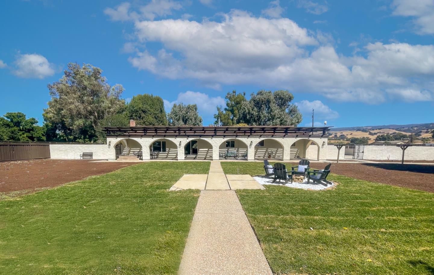 Detail Gallery Image 1 of 1 For 2700 Dryden Ave, Gilroy,  CA 95020 - 3 Beds | 2 Baths