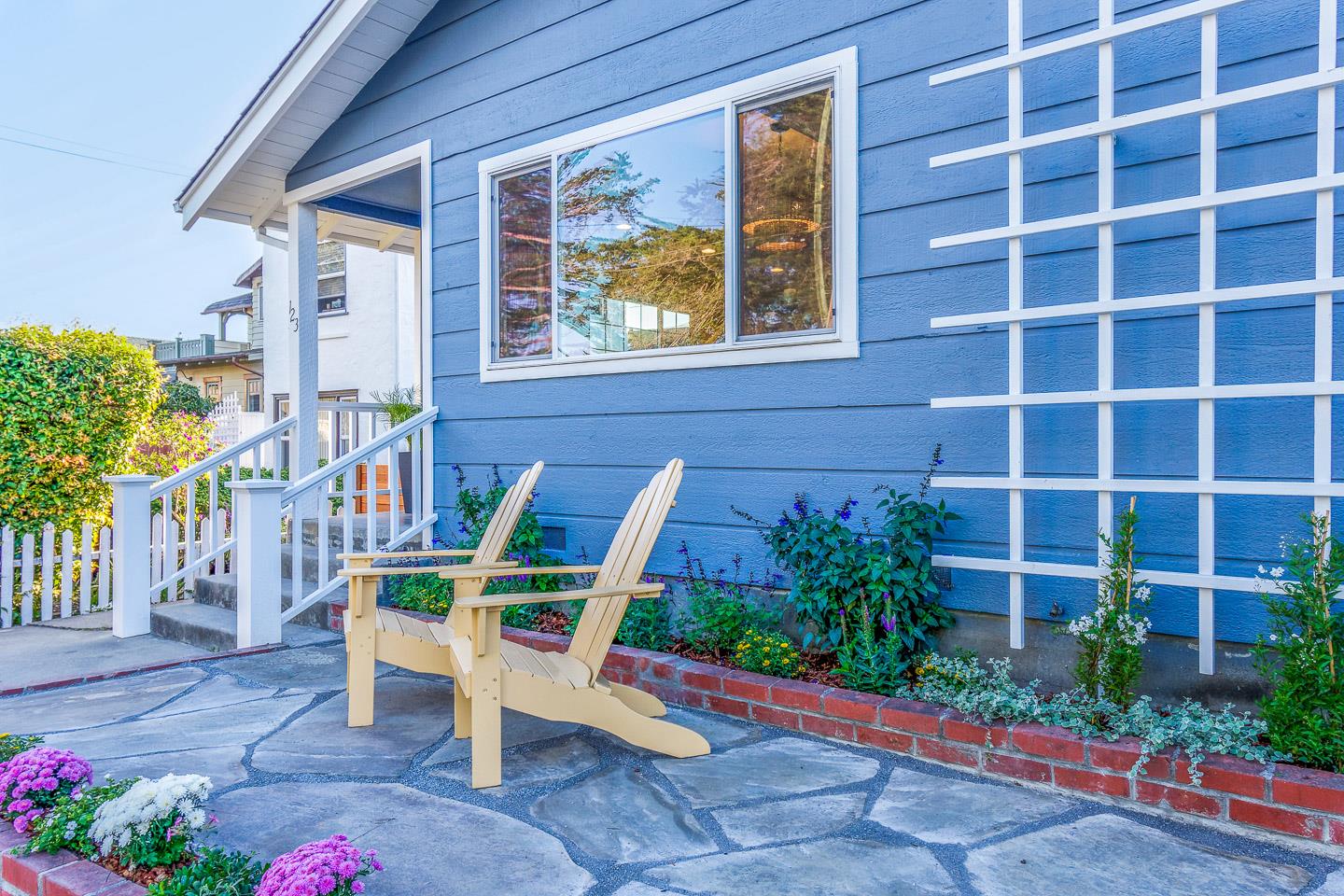 Detail Gallery Image 1 of 1 For 123 Pilkington Ave, Santa Cruz,  CA 95062 - 2 Beds | 1/1 Baths