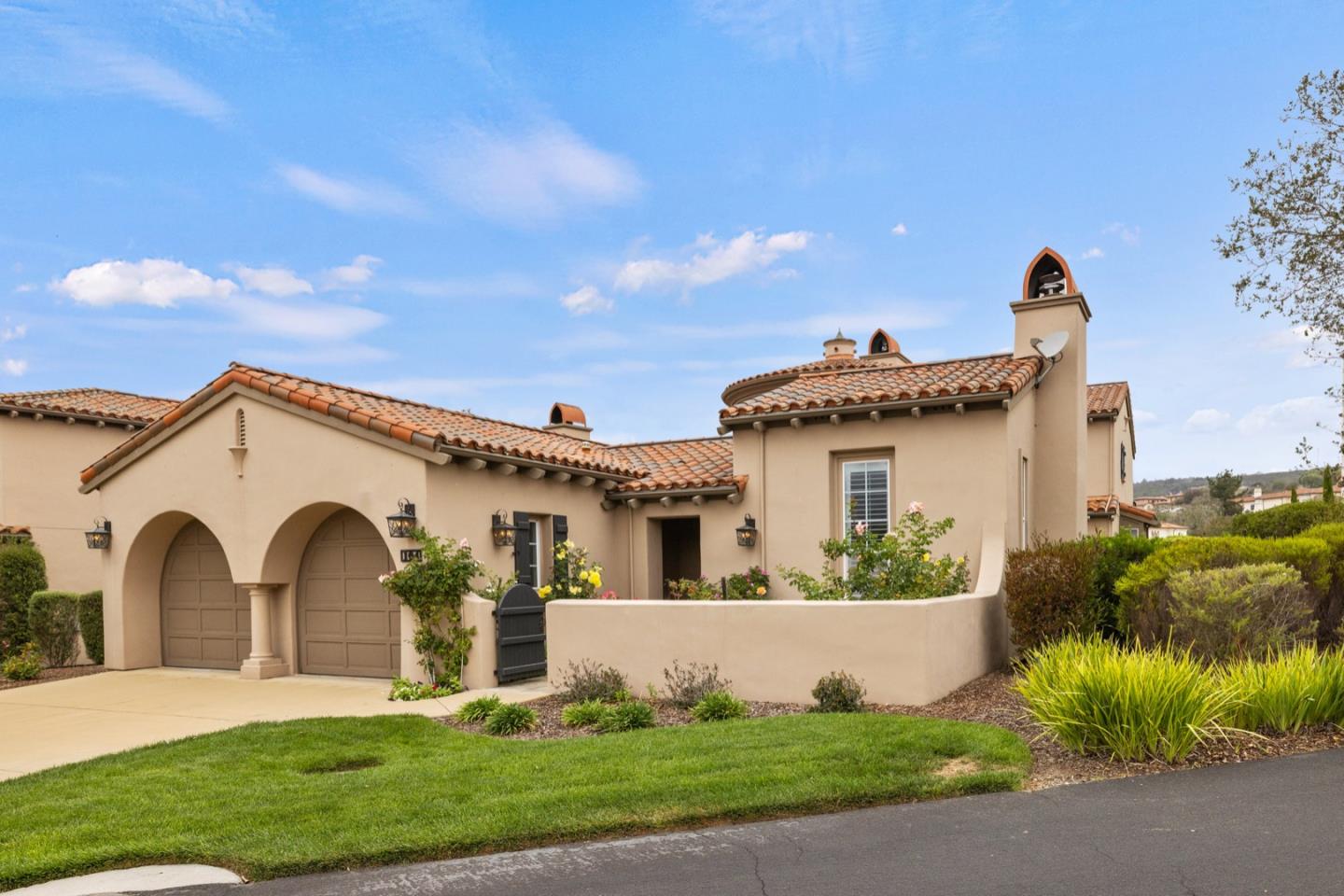 Detail Gallery Image 1 of 1 For 104 Mirasol Ct, Monterey,  CA 93940 - 3 Beds | 2/1 Baths