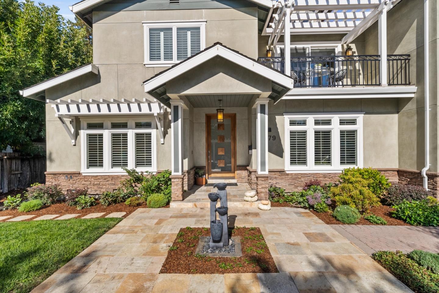 Detail Gallery Image 1 of 1 For 179 Inner Cir, Redwood City,  CA 94062 - 6 Beds | 4/1 Baths