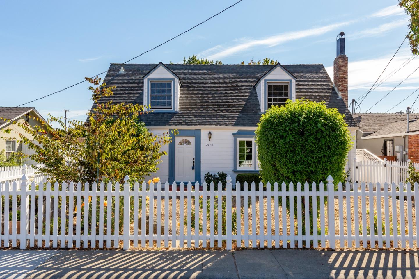 Detail Gallery Image 1 of 1 For 2036 Rexford Way, San Jose,  CA 95128 - 4 Beds | 2 Baths