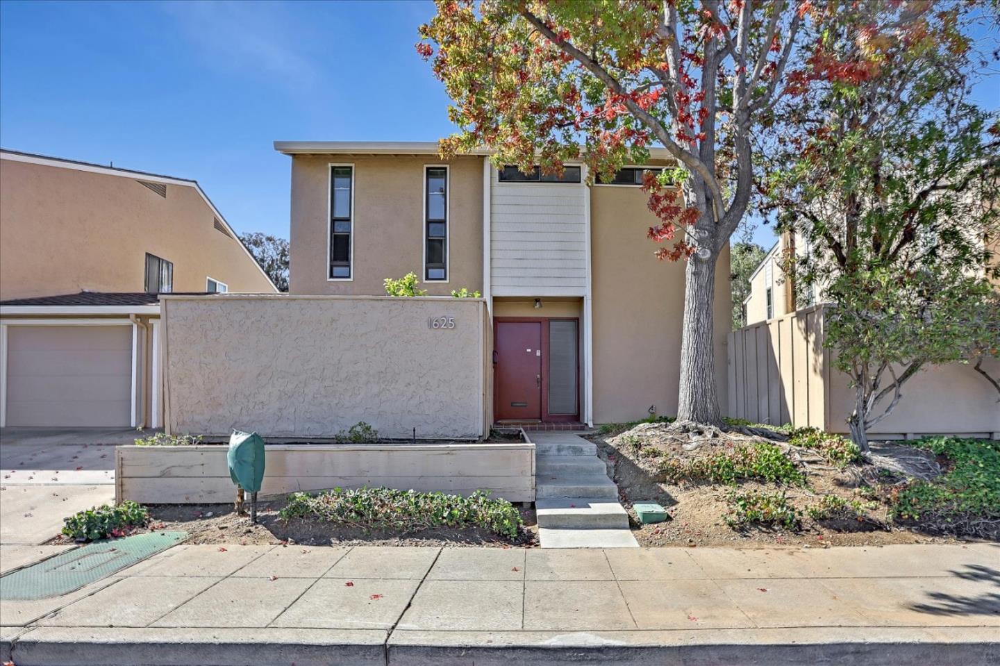 Detail Gallery Image 1 of 1 For 1625 Albatross Dr, Sunnyvale,  CA 94087 - 3 Beds | 2/1 Baths
