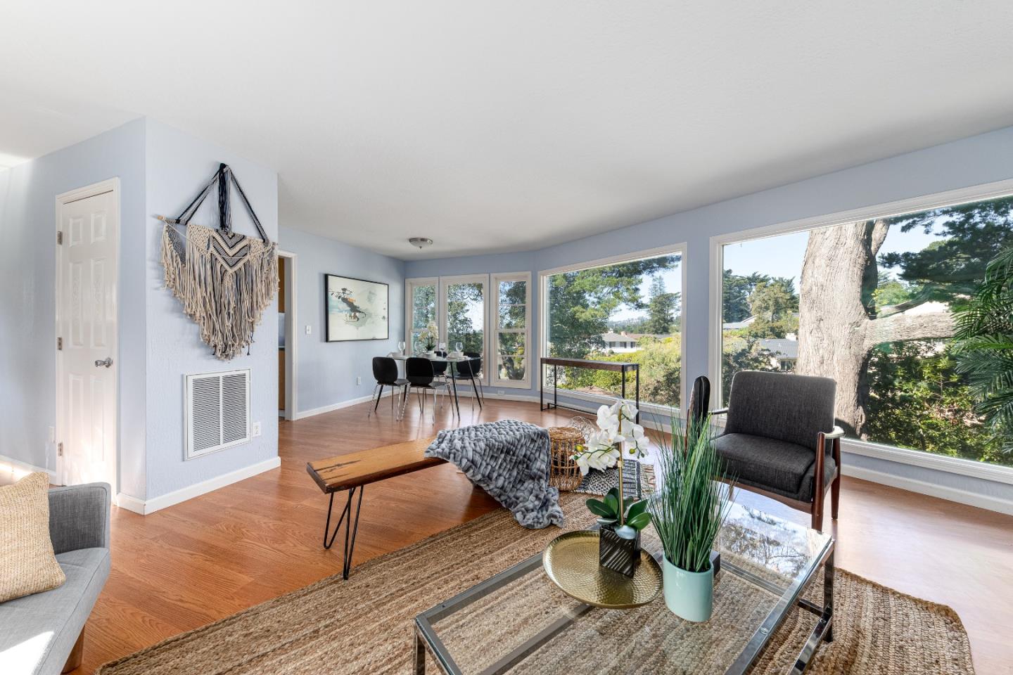 Detail Gallery Image 1 of 1 For 92 Camelford Pl, Oakland,  CA 94611 - 2 Beds | 2 Baths