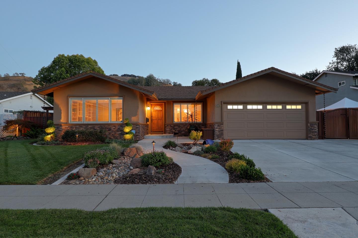 Detail Gallery Image 1 of 1 For 552 Curie Dr, San Jose,  CA 95123 - 3 Beds | 2 Baths