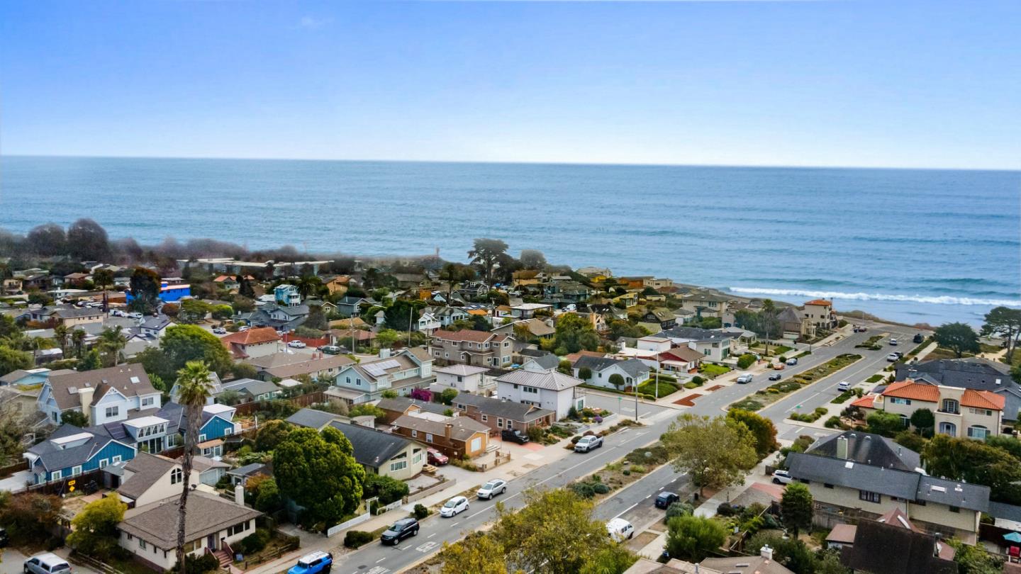Detail Gallery Image 1 of 1 For 318 Woodrow Ave, Santa Cruz,  CA 95060 - 2 Beds | 1 Baths